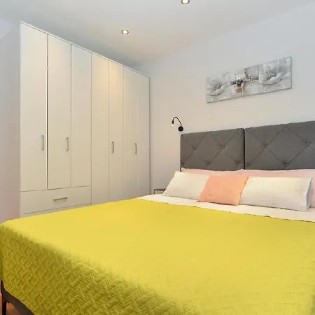Fuer 3 Personen Ca 27 Qm In Rovinj, Istrien Istrische Riviera Apartman *